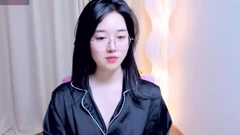 miu_999 online show from May 8, 4:51 am