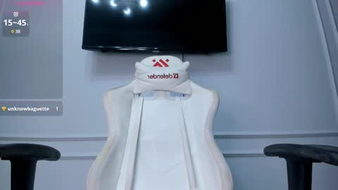   MIa   online show from February 15, 1:49 pm