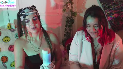 Hera  Tethra Bathtub stream  20k followers  Ask about our custom videos3 online show from December 30, 7:21 pm