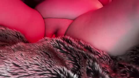 mkqueen42 online show from July 3, 3:55 am