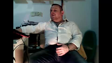 modesto1969 online show from December 1, 8:55 pm