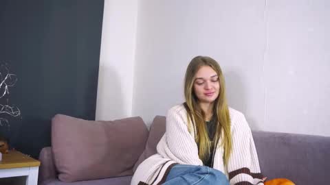 Kylie online show from September 12, 8:38 am