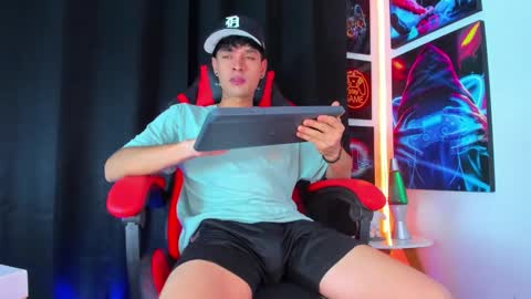 moises_23cm online show from February 17, 3:58 am