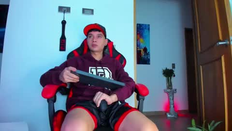 moises_23cm online show from September 14, 3:20 am