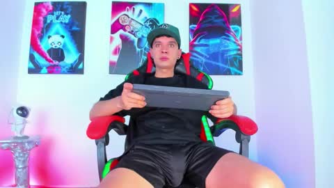 moises_23cm online show from September 19, 2:59 am