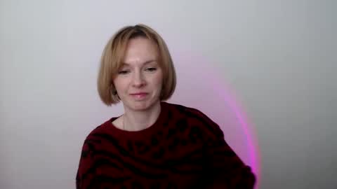 mollilove online show from April 30, 8:08 am