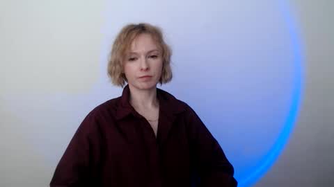 mollilove online show from April 28, 8:40 am