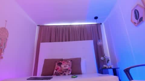      online show from October 18, 2:54 pm