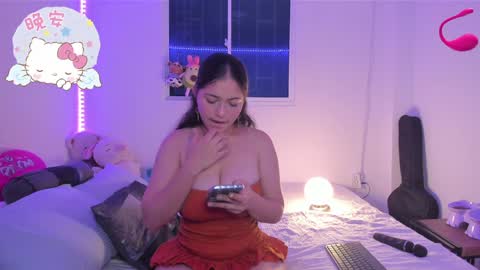 Snapshot of molly_g18 chatting on December 6, 2:51 am MARIANA online show from December 6, 2:51 am
