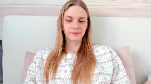 Molly Hunt online show from February 26, 3:46 am