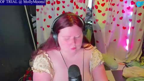 molly_moons online show from May 18, 8:48 pm