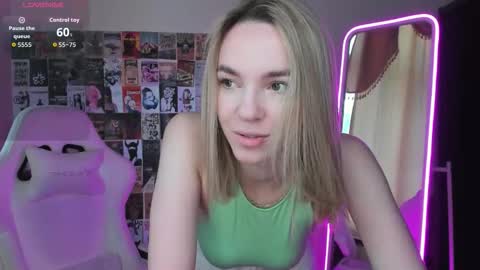 Molly online show from October 7, 1:23 am