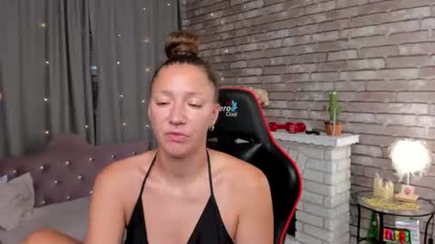 hi im Molly heregreat boobs big heart  warm pussy  online show from July 5, 1:09 am