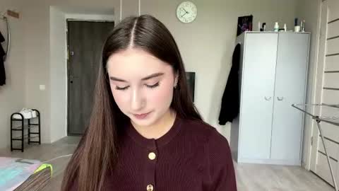 Molly online show from June 14, 9:11 am