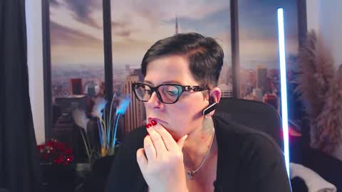 Snapshot of mollysun chatting on September 9, 6:08 pm MollySun Nina Randmann online show from September 9, 6:08 pm