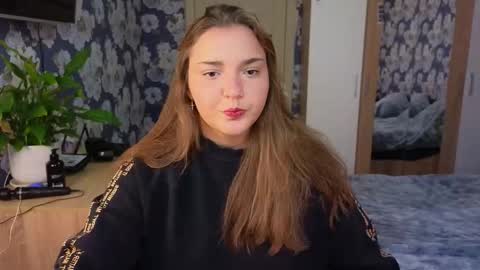 Leah online show from October 27, 10:48 am