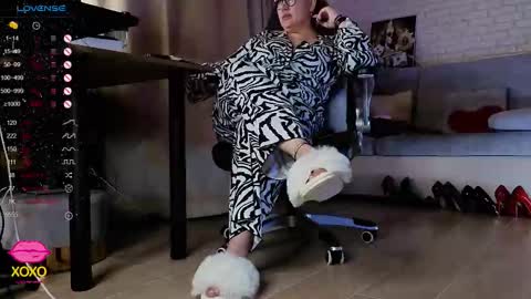 mommy_goddess online show from November 17, 4:53 pm