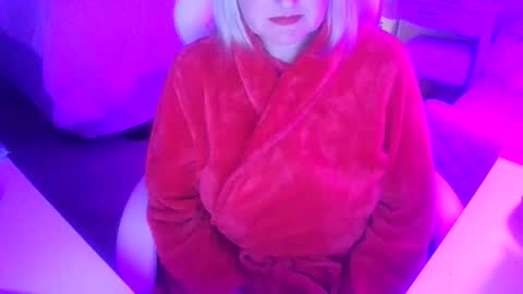 Mommy Julia online show from May 2, 8:42 am