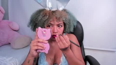 Momo  online show from April 6, 3:37 am