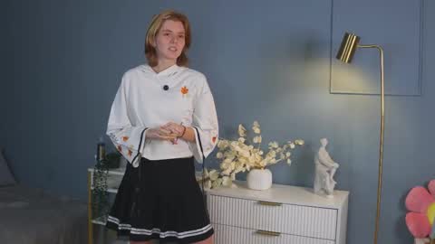 Mona online show from October 12, 7:23 am