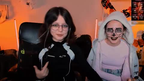 Mona  online show from October 24, 8:31 pm