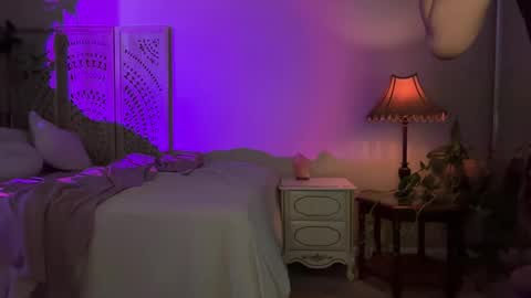 Mona online show from September 11, 3:35 pm