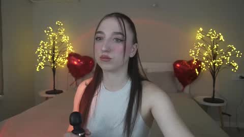 Snapshot of monamourrrr chatting on March 12, 7:02 am Taina online show from March 12, 7:02 am