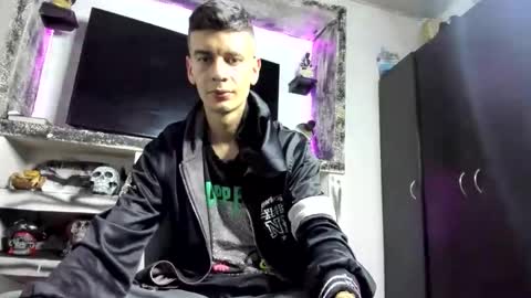 nicolas online show from March 17, 1:43 am