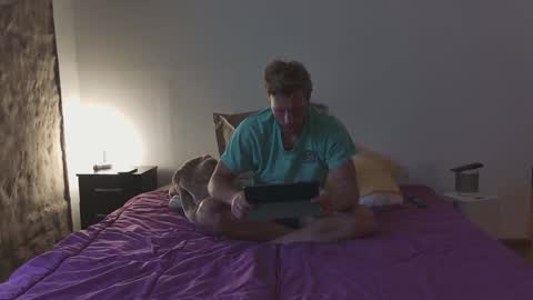 Snapshot of mondolorian chatting on December 25, 10:27 pm Mondolorian online show from December 25, 10:27 pm