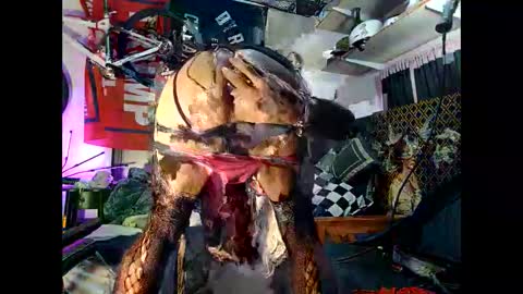 Snapshot of moneyballbaggin chatting on October 15, 11:16 pm moneyballbaggin online show from October 15, 11:16 pm