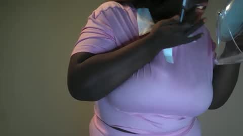 moni_simone online show from June 2, 12:45 am