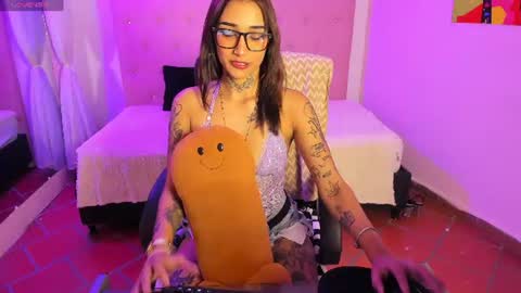 Monica online show from June 17, 9:09 pm