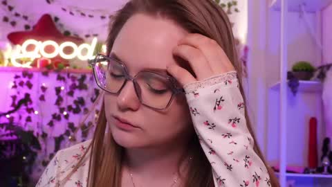 monicaasis online show from June 8, 1:28 am