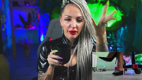 Monika online show from March 3, 5:20 pm