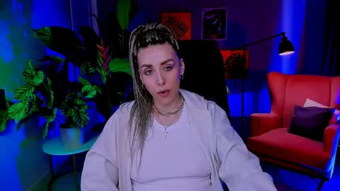 monicariley online show from April 27, 11:08 am