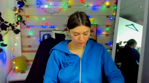 Monika online show from April 15, 1:25 pm