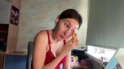 Mia online show from July 24, 7:49 am