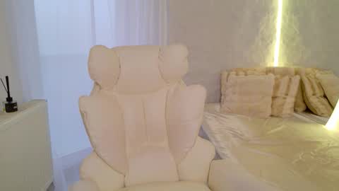 Ask me online show from December 22, 12:01 pm