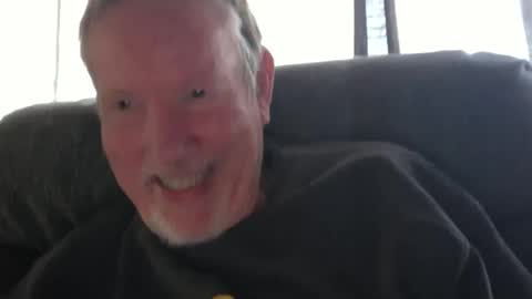 Snapshot of monkeedance chatting on February 17, 3:22 pm Monkee Dance online show from February 17, 3:22 pm