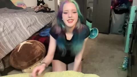 MonMon online show from February 7, 6:49 am