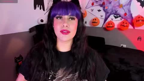 monse_luu online show from October 22, 5:21 am