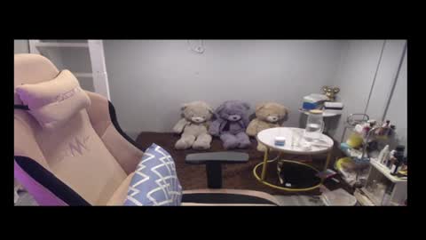 ELYSE A SIMPLE GIRL online show from February 19, 12:48 pm