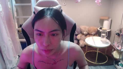 ELYSE A SIMPLE GIRL online show from November 17, 9:56 am