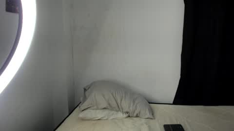 Snapshot of montes_juan chatting on September 11, 7:48 pm montes_juan online show from September 11, 7:48 pm
