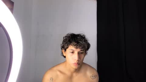 Snapshot of montes_juan chatting on September 22, 1:42 am montes_juan online show from September 22, 1:42 am