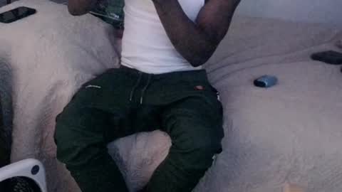 montydxxx2 online show from February 22, 2:26 am