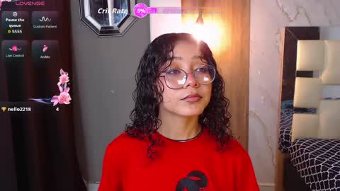 moon_and_fire_ online show from April 15, 5:33 am