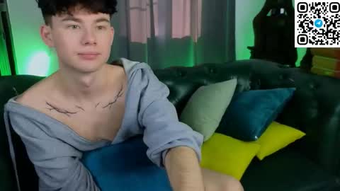 moon_gloww online show from March 2, 5:19 am