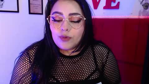 moon_sunflowers online show from February 27, 2:57 am