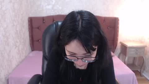 Snapshot of mooncharlotte chatting on March 6, 5:33 pm Charlotte online show from March 6, 5:33 pm